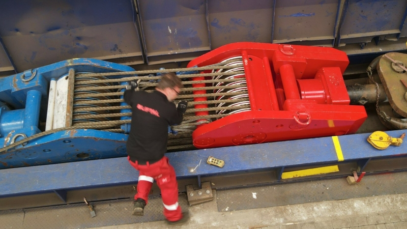 Load testing crane blocks